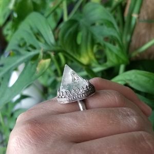 Self defense crystal ring sz 4 1/2